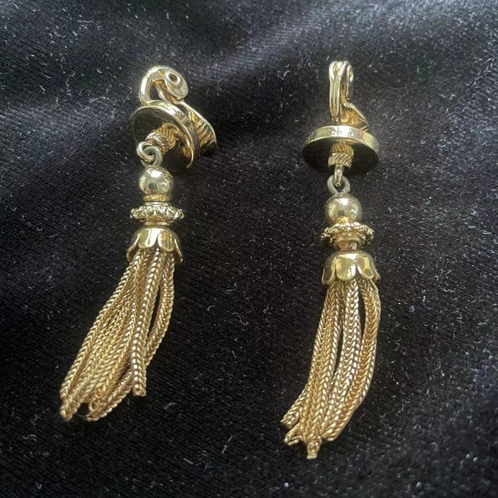 vintage monet gold tone earrings clip on